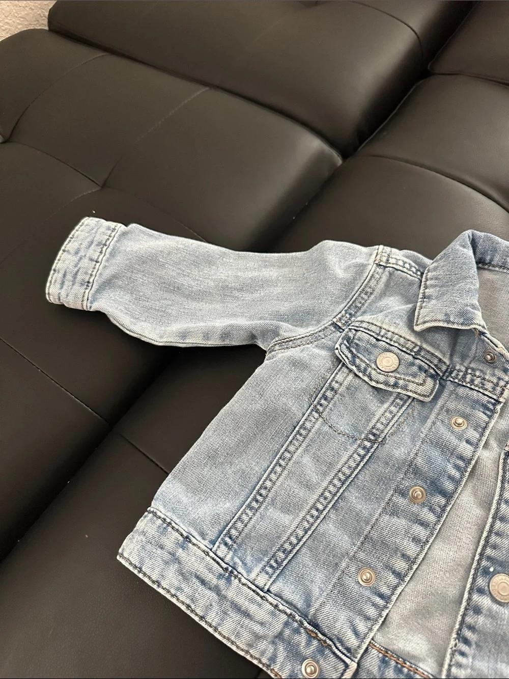 H&M classic button